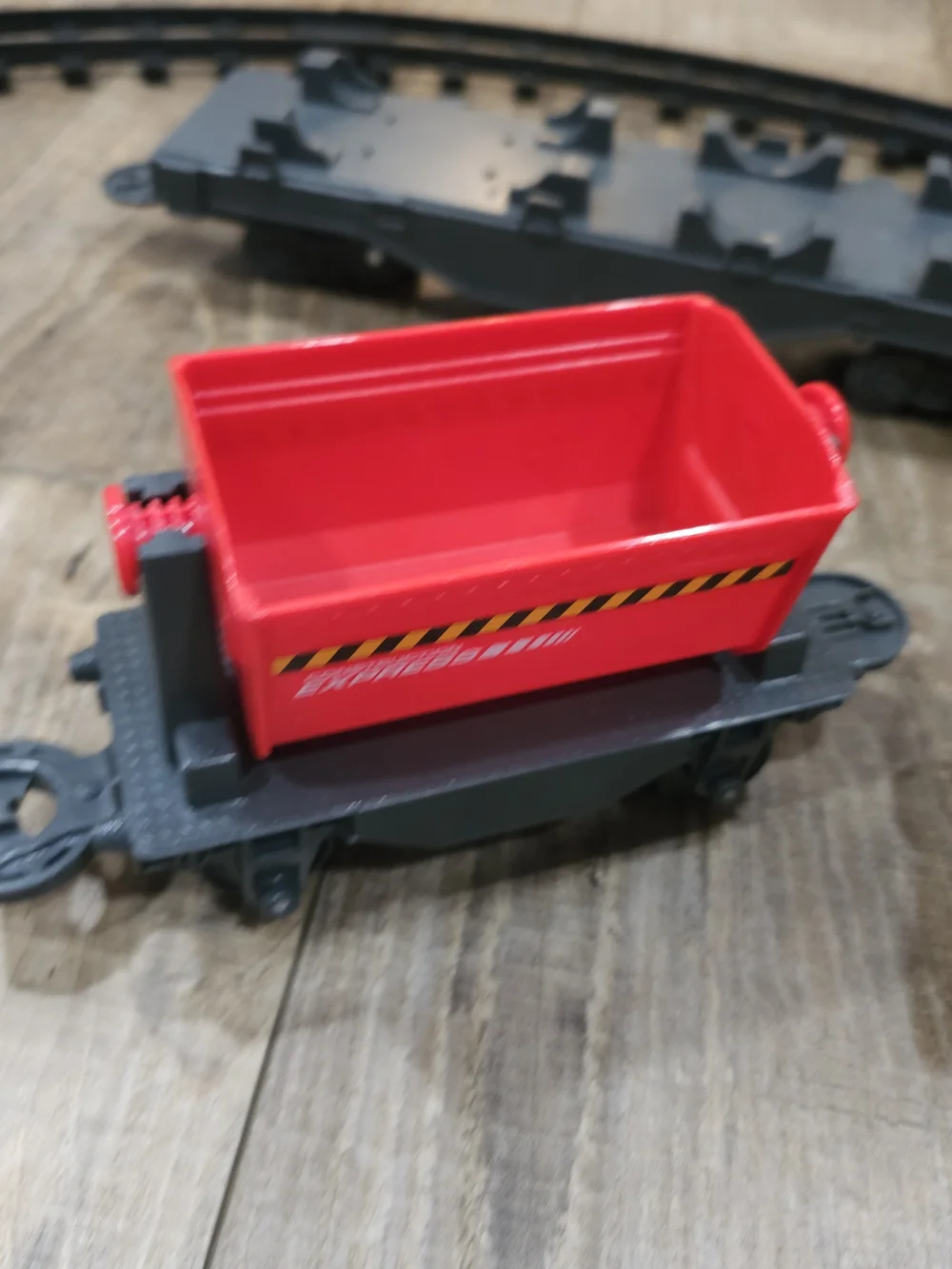 Caterpillar Construction Express Motorized 12 Inch Train 5 Car Set With Tracks